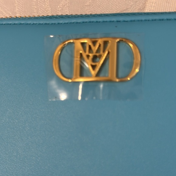 MCM Mode Travia Leather Zip Wallet. - Picture 6 of 14